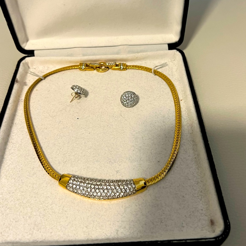 Swavroski vintage crystal necklace and earrings set
